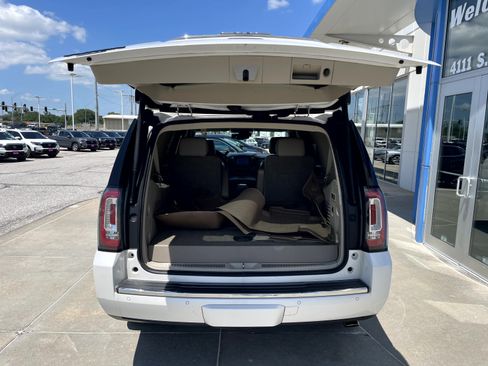 Used 2017 GMC Yukon Denali AWD/4WD image 8