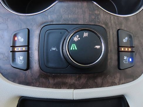 Used 2023 GMC Acadia Denali w/ Denali Ultimate Package image 9