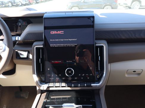 New 2026 GMC Yukon XL Denali w/ Denali Reserve Package AWD/4WD image 11