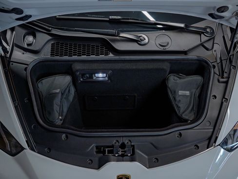Used 2018 Lamborghini Huracan Performante AWD/4WD image 44