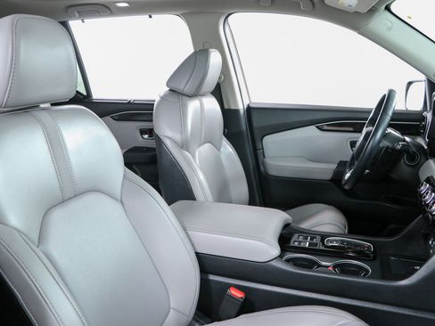 Used 2025 Honda Pilot Touring image 28