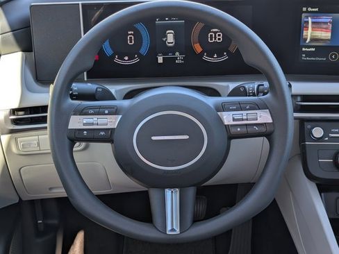 Used 2025 Hyundai Tucson SE image 20