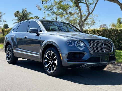 Used 2018 Bentley Bentayga Onyx Edition AWD/4WD image 11