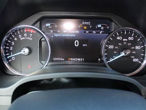 Used 2022 Ford F250 Lariat w/ Lariat Value Package image 27