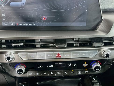 Used 2025 Kia Telluride S FWD image 24