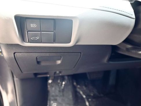 Used 2022 Toyota Highlander XLE AWD/4WD image 22