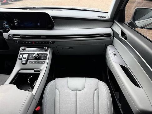 Used 2024 Hyundai Palisade SEL FWD image 25