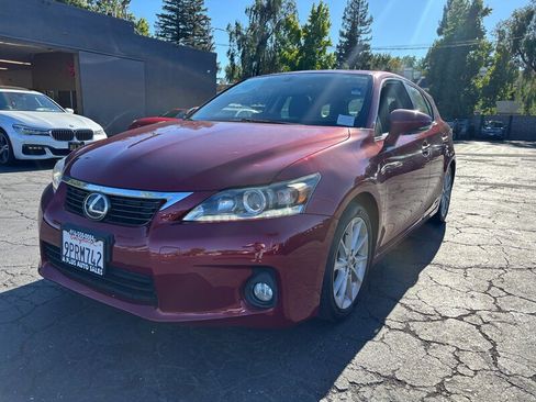 Used 2013 Lexus CT 200h w/ Premium Pkg w/Navigation FWD image 8