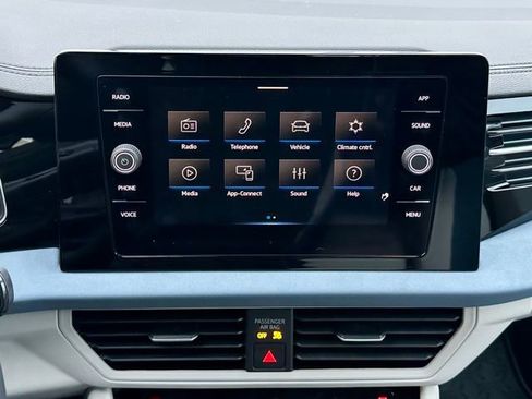 New 2026 Volkswagen Jetta SE FWD image 21