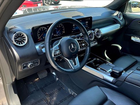 Used 2023 Mercedes-Benz GLB 250 4MATIC image 13
