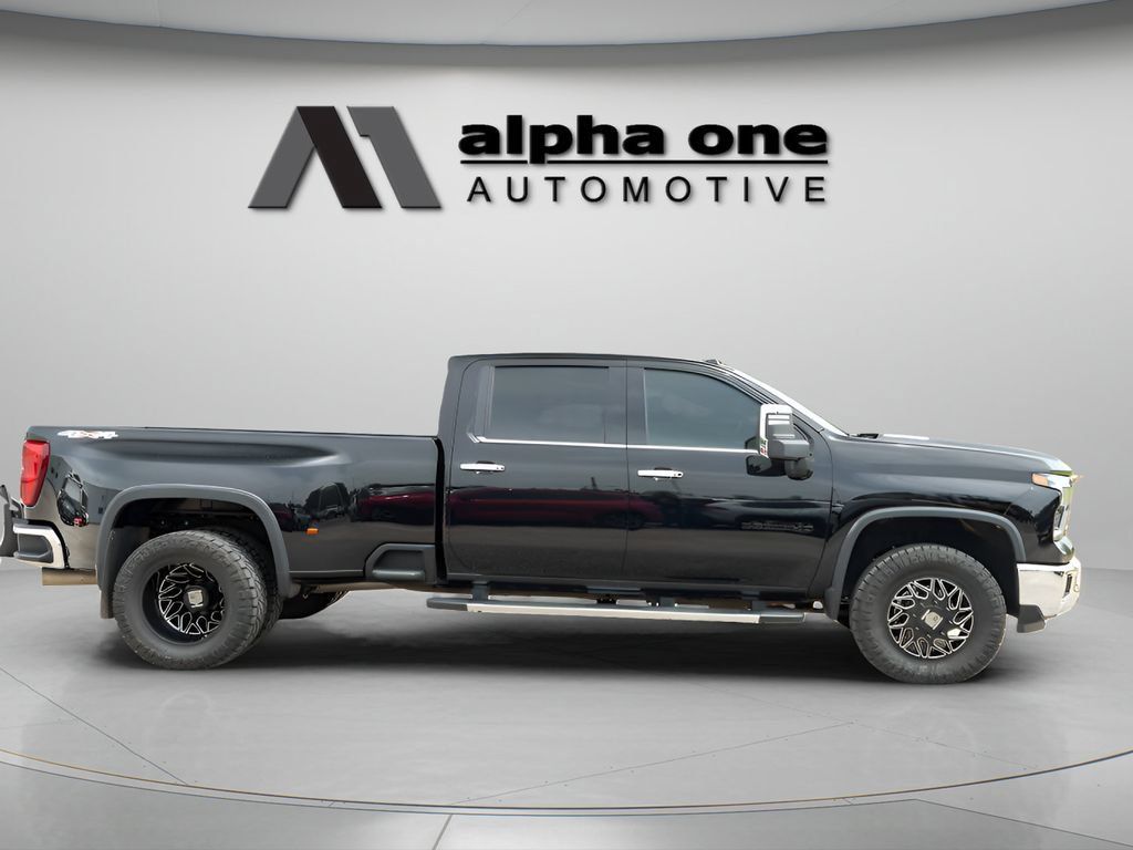 Used 2026 Chevrolet Silverado 3500 LTZ w/ LTZ Plus Package AWD/4WD image 7