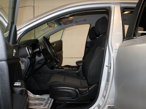 Used 2019 Kia Sportage LX image 14