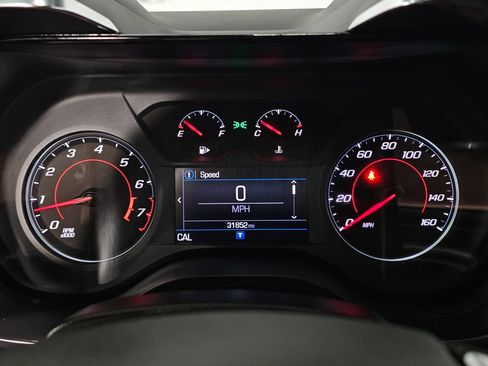 Used 2022 Chevrolet Camaro LT RWD image 21