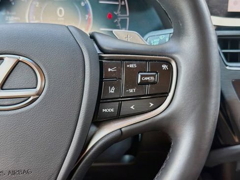 Used 2025 Lexus ES 350 w/ Premium Package FWD image 38