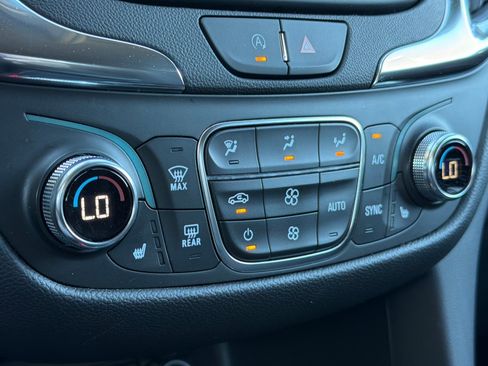 Used 2024 Chevrolet Equinox LT AWD/4WD image 17