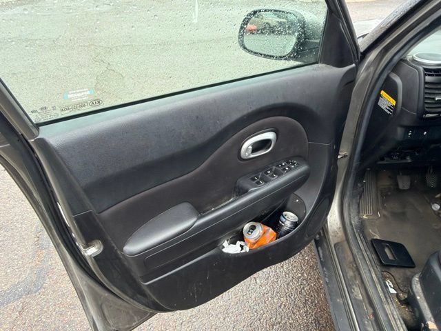 Used 2015 Kia Soul FWD image 19