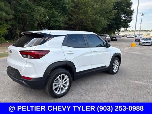Used 2024 Chevrolet TrailBlazer LS w/ LS Convenience Package FWD image 7