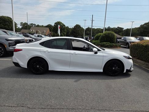 Used 2025 Toyota Camry SE w/ Convenience Package FWD image 13