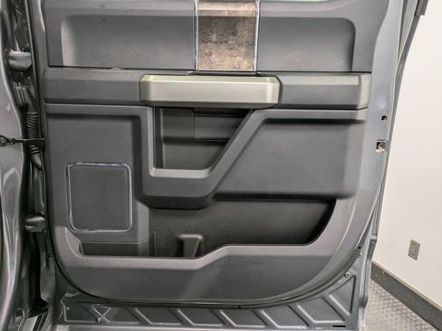 Used 2022 Ford F250 Lariat w/ Chrome Package image 25