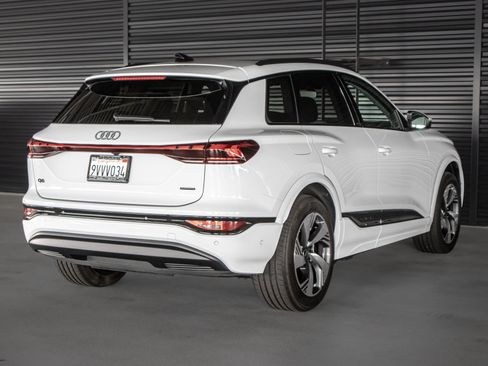 Certified 2025 Audi Q6 e-tron Premium Plus w/ Premium Plus AWD/4WD image 14