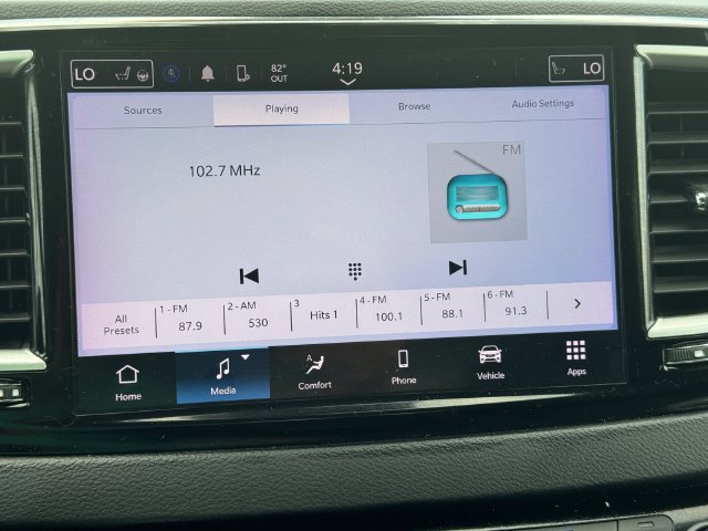 Certified 2024 Chrysler Pacifica Touring-L FWD image 28