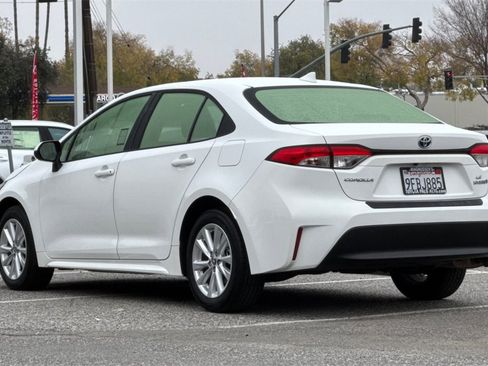 Certified 2023 Toyota Corolla LE image 5