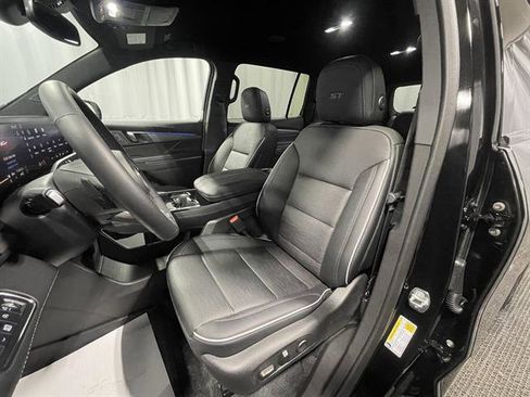 New 2026 Buick Enclave Sport Touring w/ LPO, Floor Liner Package image 16