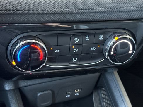 Used 2025 Chevrolet TrailBlazer LT FWD image 18