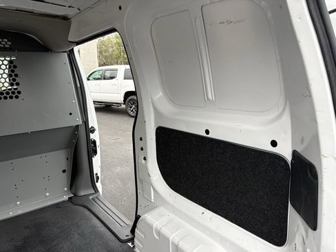 Used 2018 Nissan NV200 S image 18