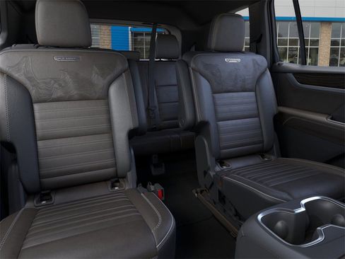 New 2026 GMC Acadia Denali Ultimate w/ LPO, Floor Liner Package image 17