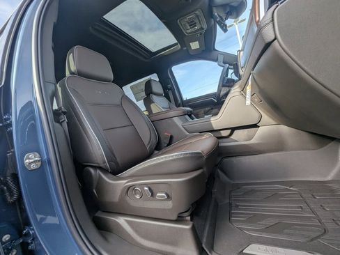 New 2026 GMC Sierra 3500 Denali w/ Denali Reserve Package image 16