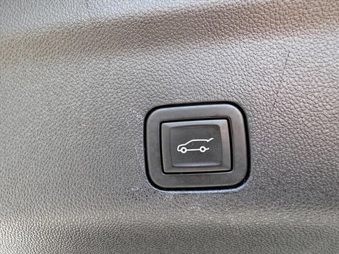 Used 2023 Chevrolet Tahoe High Country w/ Advanced Technology Package AWD/4WD image 11