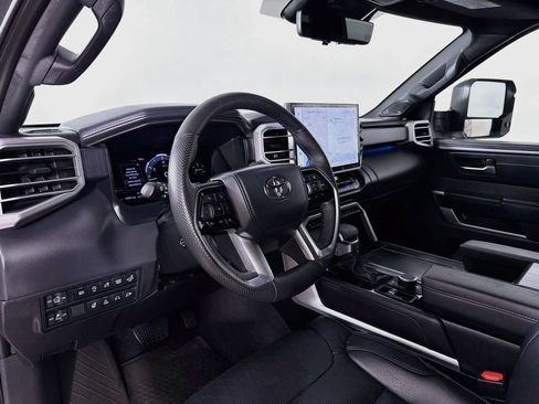 Used 2024 Toyota Tundra Platinum AWD/4WD image 10