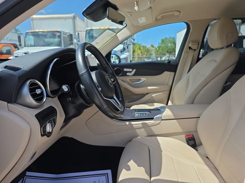 Used 2022 Mercedes-Benz GLC 300 4MATIC w/ Multimedia Package Lite image 24