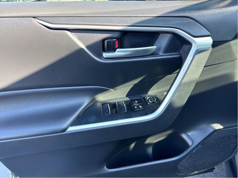 Used 2024 Toyota RAV4 XLE w/ Convenience Package image 11