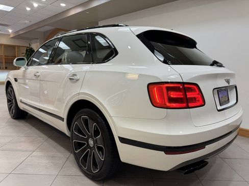 Used 2020 Bentley Bentayga V8 image 4