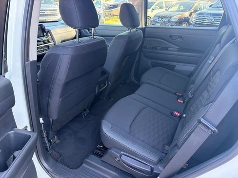 Used 2024 Nissan Pathfinder SV AWD/4WD image 19