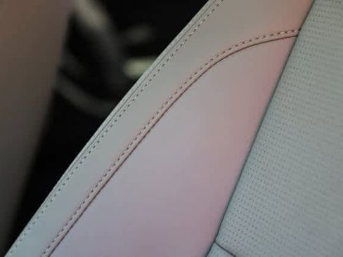 New 2024 Land Rover Discovery Sport S image 26