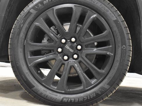 Used 2022 GMC Acadia SLE w/ Driver Convenience Package image 33