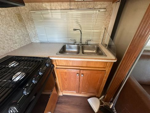 Used 2006 Ford E-450 and Econoline 450 image 15