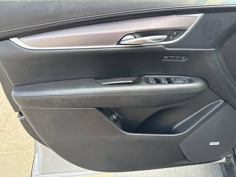 Used 2017 Cadillac XT5 Premium Luxury AWD/4WD image 25