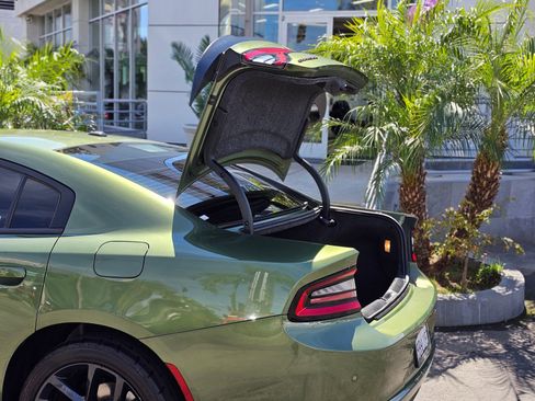 Used 2022 Dodge Charger SXT w/ Blacktop Package image 8