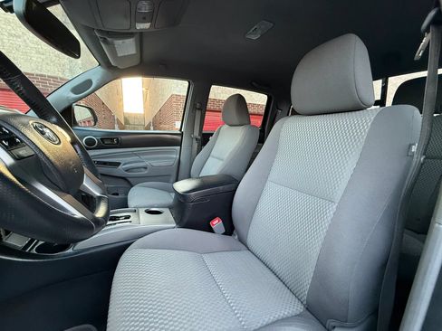 Used 2012 Toyota Tacoma PreRunner w/ SR5 Pkg RWD image 10