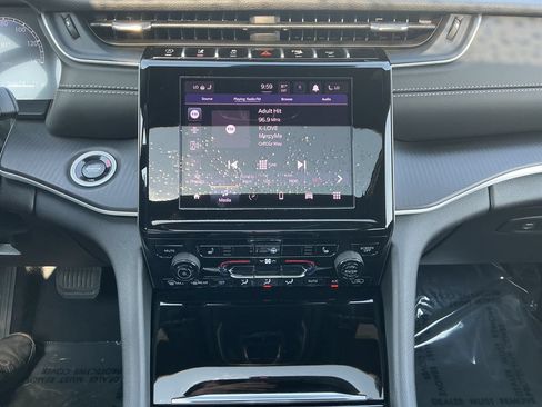 Certified 2025 Jeep Grand Cherokee L Laredo w/ Luxury Tech Group I AWD/4WD image 21