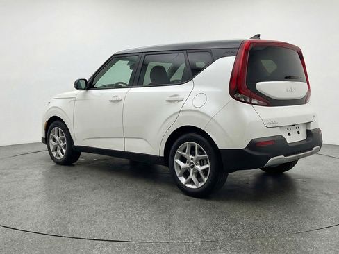 Used 2025 Kia Soul LX w/ LX Technology Package image 6