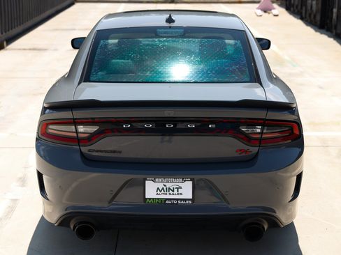 Used 2018 Dodge Charger R/T Scat Pack RWD image 14