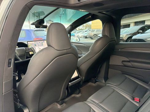 Used 2022 Tesla Model X image 23