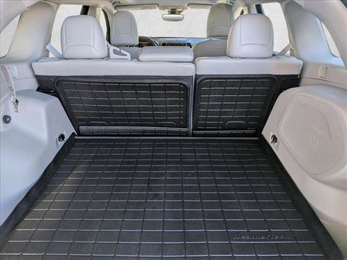 Used 2021 Jeep Cherokee Limited image 19