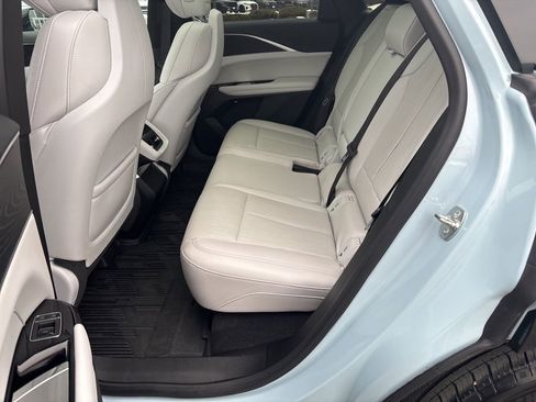 Used 2024 Cadillac Lyriq Luxury image 23