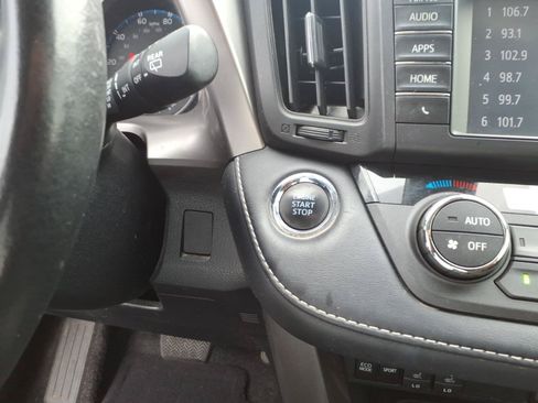 Used 2018 Toyota RAV4 XLE FWD image 12